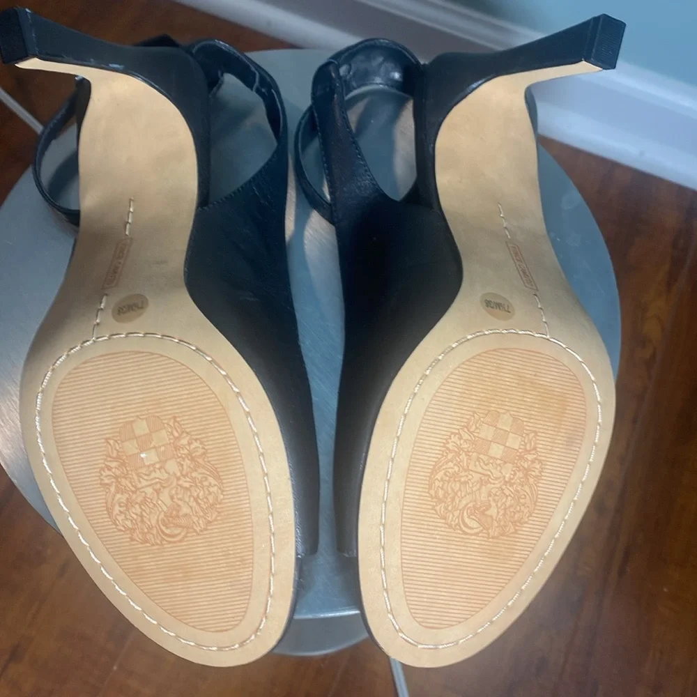 NWOT VINCE CAMUTO BLACK LEATHER SHOES